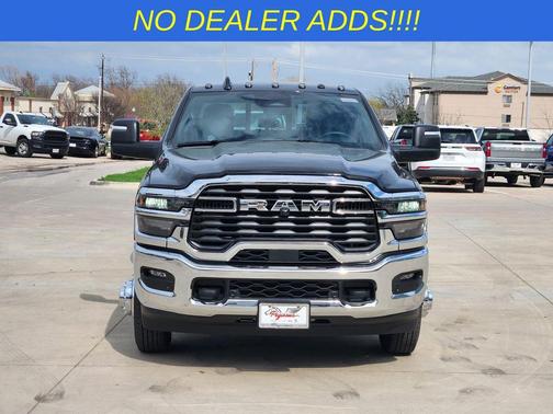 Diamond Black Crystal Pearlcoat 2026 RAM 3500 Tradesman Crew Cab 4x4 8' Box