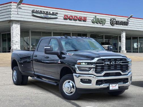2026 RAM 3500 Tradesman Crew Cab 4x4 8' Box