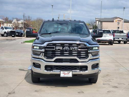 2026 RAM 3500 Tradesman Crew Cab 4x4 8' Box