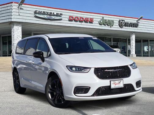 2026 Chrysler Pacifica L
