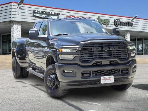 2025 RAM 3500 Tradesman Crew Cab 4x4 8' Box
