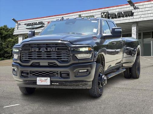 2025 RAM 3500 Tradesman Crew Cab 4x4 8' Box