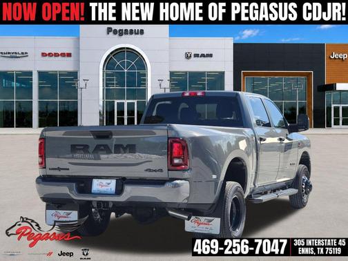 Ceramic Gray Clearcoat 2026 RAM 3500 Lone Star Crew Cab 4x4 8' Box