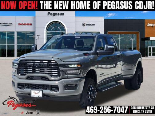 Ceramic Gray Clearcoat 2026 RAM 3500 Lone Star Crew Cab 4x4 8' Box