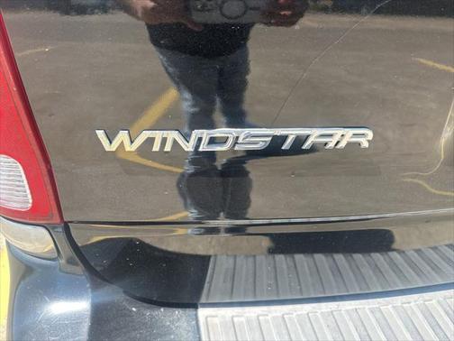 2003 Ford Windstar SE