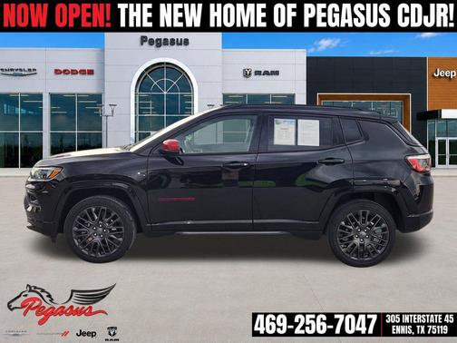 Diamond Black Crystal Pearlcoat 2023 Jeep Compass (RED) Edition 4x4
