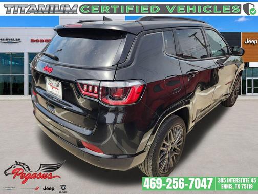 Diamond Black Crystal Pearlcoat 2023 Jeep Compass (RED) Edition 4x4