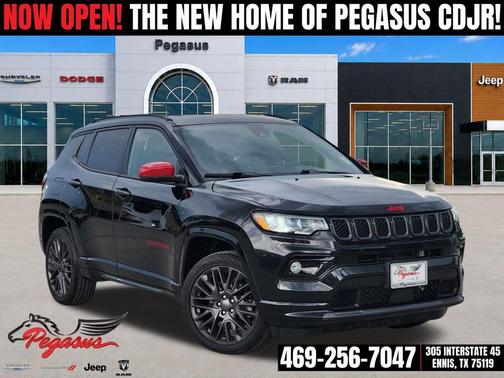 Diamond Black Crystal Pearlcoat 2023 Jeep Compass (RED) Edition 4x4