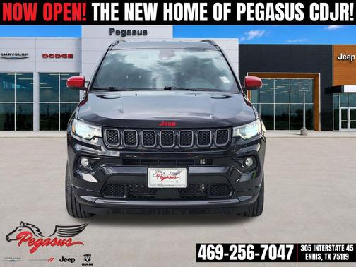 Diamond Black Crystal Pearlcoat 2023 Jeep Compass (RED) Edition 4x4