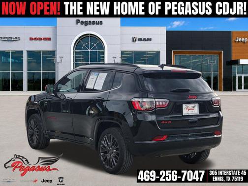 Diamond Black Crystal Pearlcoat 2023 Jeep Compass (RED) Edition 4x4