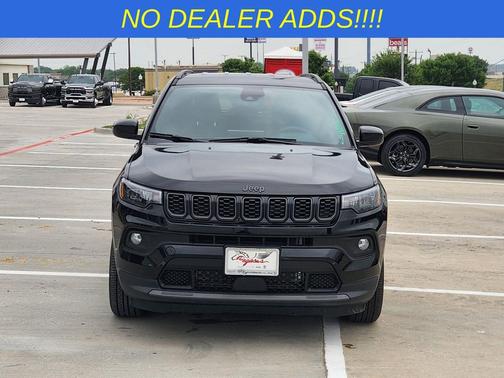 Diamond Black Crystal Pearlcoat 2026 Jeep Compass Latitude
