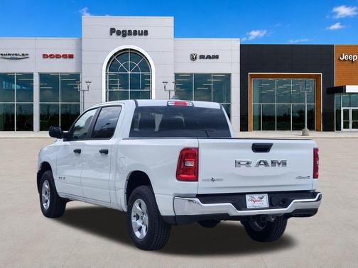 Bright White Clearcoat 2026 RAM 1500 Big Horn/Lone Star