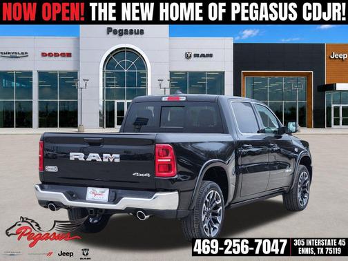 Diamond Black Crystal Pearlcoat 2026 RAM 1500 Longhorn