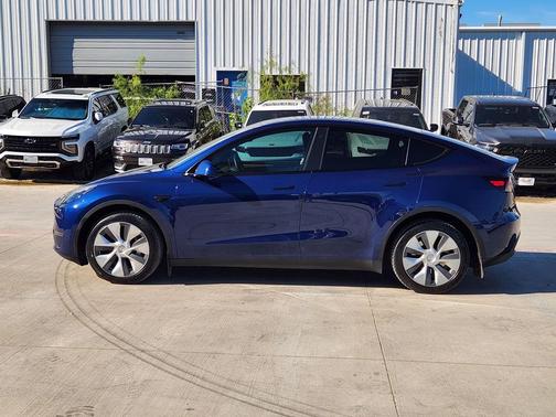 2023 Tesla Model Y Long Range Dual Motor All-Wheel Drive