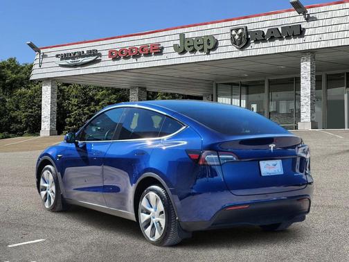 2023 Tesla Model Y Long Range Dual Motor All-Wheel Drive