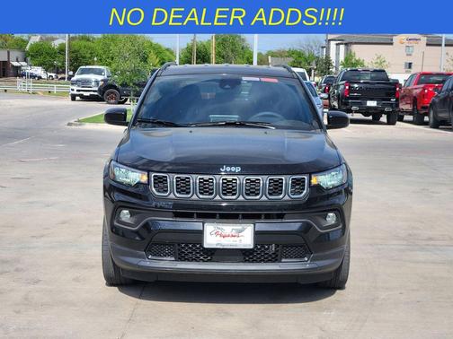 Diamond Black Crystal Pearlcoat 2026 Jeep Compass Latitude