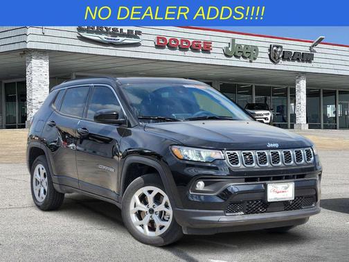 Diamond Black Crystal Pearlcoat 2026 Jeep Compass Latitude