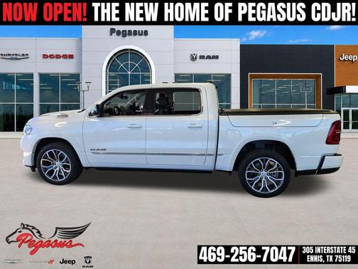Ivory White Tri-Coat Pearlcoat 2026 RAM 1500 ST