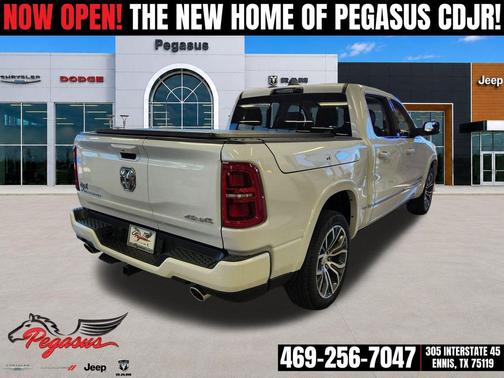 Ivory White Tri-Coat Pearlcoat 2026 RAM 1500 ST