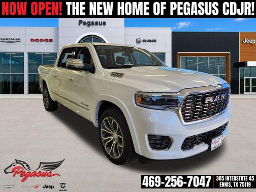 Ivory White Tri-Coat Pearlcoat 2026 RAM 1500 ST