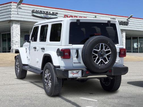 2025 Jeep Wrangler 4-Door Sahara 4x4