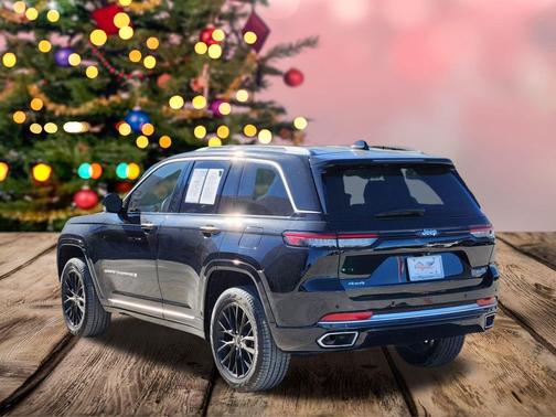 2022 Jeep Grand Cherokee Summit