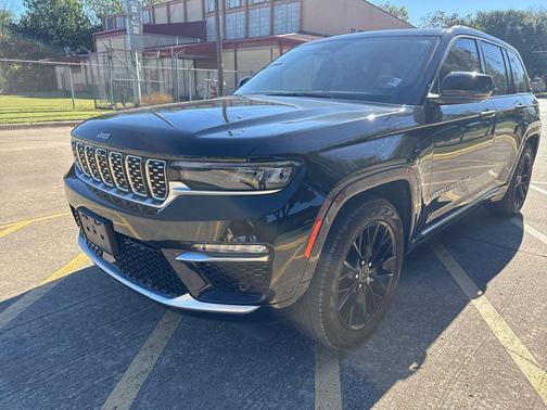 2022 Jeep Grand Cherokee Summit