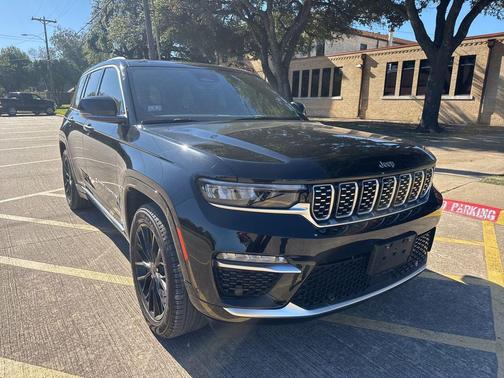 2022 Jeep Grand Cherokee Summit