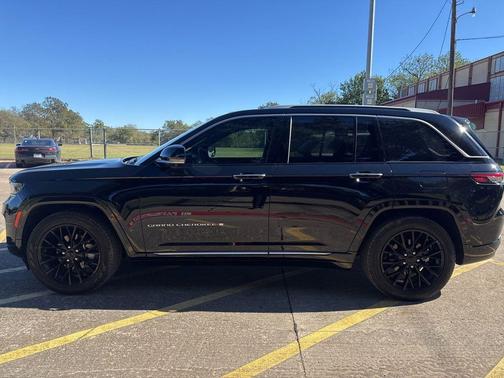 2022 Jeep Grand Cherokee Summit