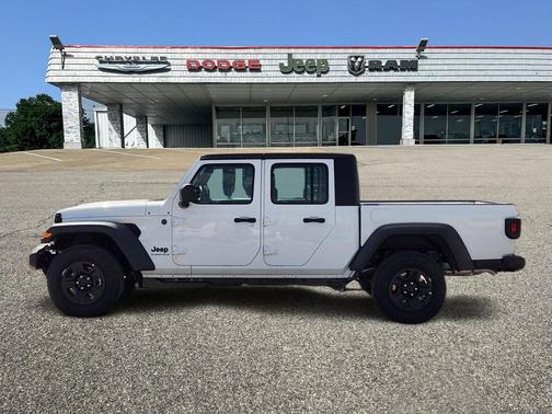 2026 Jeep Gladiator Sport