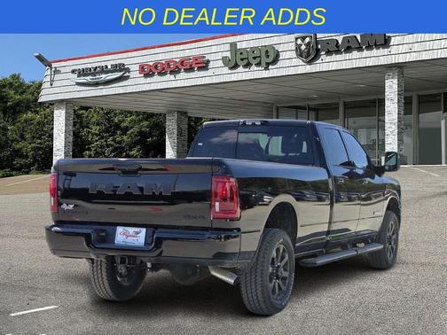 Diamond Black Crystal Pearlcoat 2026 RAM 3500 Laramie Crew Cab 4x4 8' Box