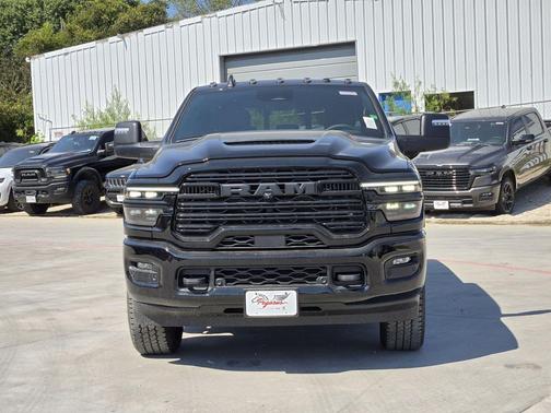 2026 RAM 3500 Laramie Crew Cab 4x4 8' Box