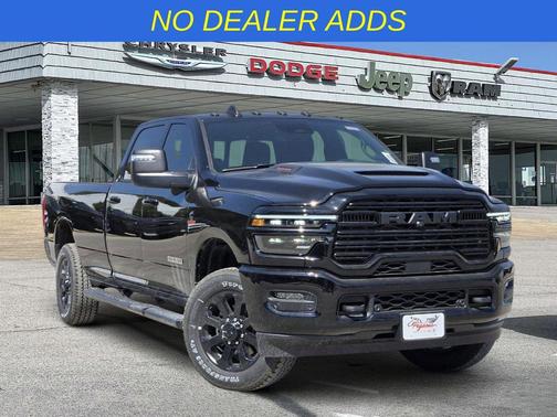 Diamond Black Crystal Pearlcoat 2026 RAM 3500 Laramie Crew Cab 4x4 8' Box