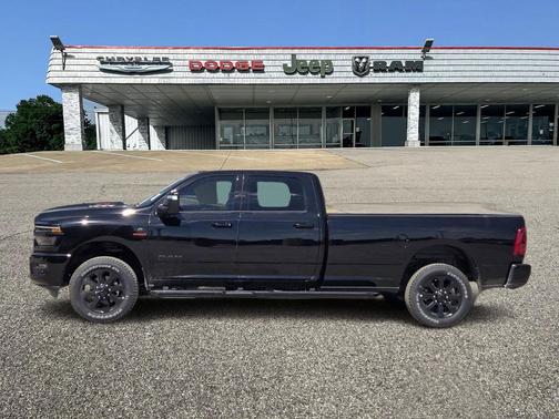 2026 RAM 3500 Laramie Crew Cab 4x4 8' Box