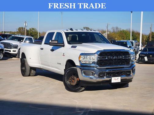 2022 RAM 3500 Tradesman Crew Cab 4x4 8' Box
