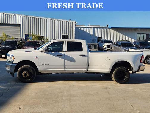 2022 RAM 3500 Tradesman Crew Cab 4x4 8' Box