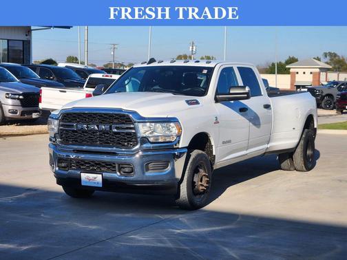 2022 RAM 3500 Tradesman Crew Cab 4x4 8' Box