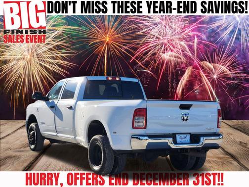 2022 RAM 3500 Tradesman Crew Cab 4x4 8' Box