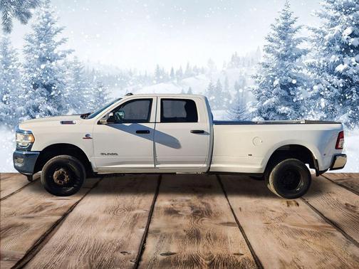 2022 RAM 3500 Tradesman Crew Cab 4x4 8' Box