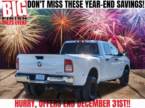 2022 RAM 3500 Tradesman Crew Cab 4x4 8' Box