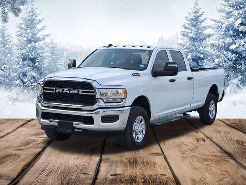 2024 RAM 2500 Tradesman Crew Cab 4x4 8' Box