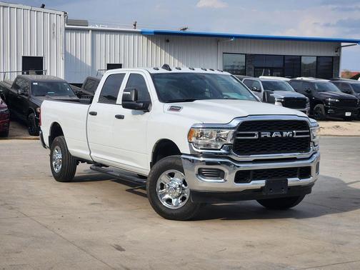 2024 RAM 2500 Tradesman Crew Cab 4x4 8' Box