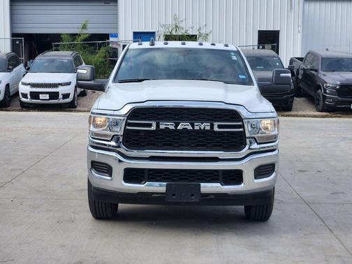 2024 RAM 2500 Tradesman Crew Cab 4x4 8' Box