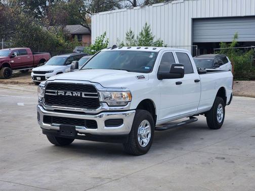 2024 RAM 2500 Tradesman Crew Cab 4x4 8' Box