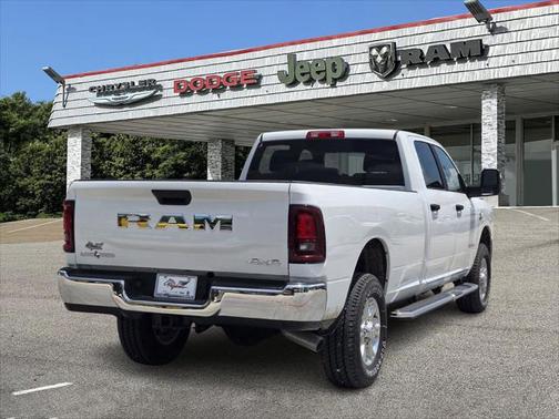 2025 RAM 3500 Lone Star Crew Cab 4x4 8' Box