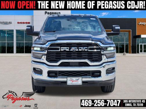 Diamond Black Crystal Pearlcoat 2026 RAM 2500 Lone Star Crew Cab 4x4 6'4' Box