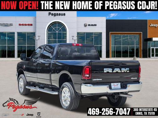 Diamond Black Crystal Pearlcoat 2026 RAM 2500 Lone Star Crew Cab 4x4 6'4' Box