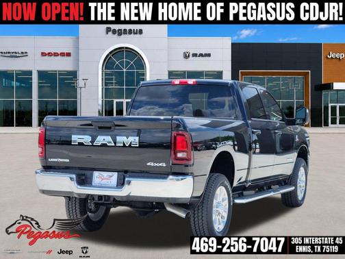 Diamond Black Crystal Pearlcoat 2026 RAM 2500 Lone Star Crew Cab 4x4 6'4' Box