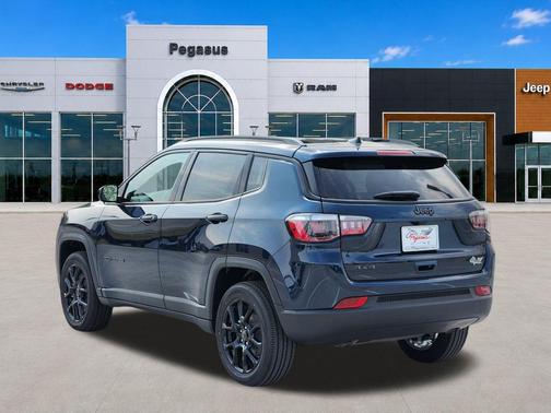 Fathom Blue Pearl Coat 2026 Jeep Compass Sport