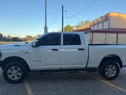 2023 RAM 2500 Big Horn Crew Cab 4x4 6'4' Box